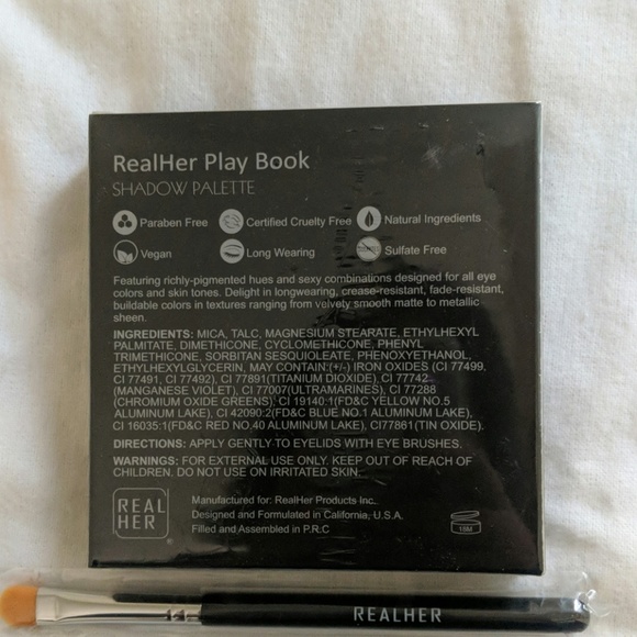 RealHer Play Book Eyeshadow Palette - NWT - Picture 2 of 4